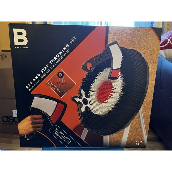 New Black Series Axe and Star Throwing Set - Indoor Play - Bristle Target - Picture 4 of 4